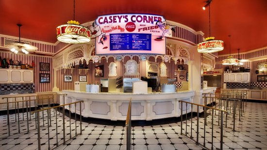 balcão para pedido de comida no Casey's Corner