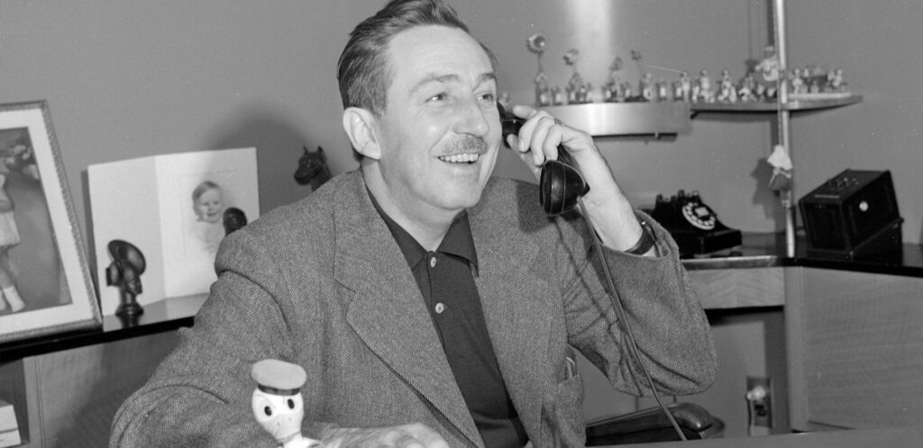 Walt Disney ao telefone